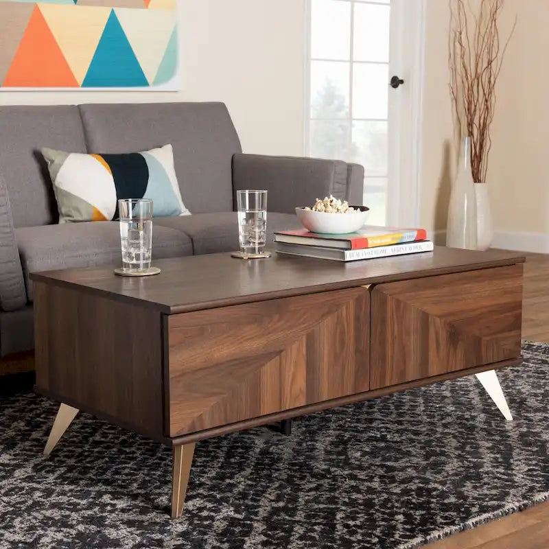 Mesa de centro de madera con acabado de nogal, de transición moderna de mediados de siglo, con 2 cajones