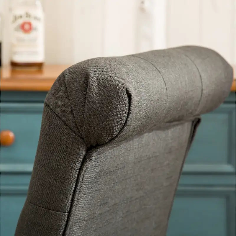 Mesa de comedor con 6 sillas capitoné, patas torneadas