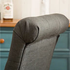 Mesa de comedor con 6 sillas capitoné, patas torneadas
