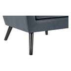 Sillón Acentual Tapizado en Terciopelo con Estructura de Acero y Patas de Madera