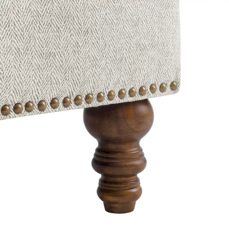 Sillón tapizado con cojín lumbar, estructura de madera maciza