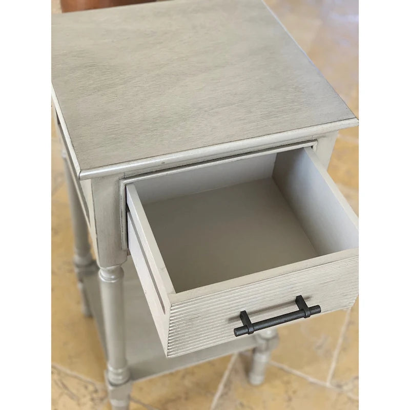 Mesa auxiliar estilo rústico francés con cajón y estante abierto