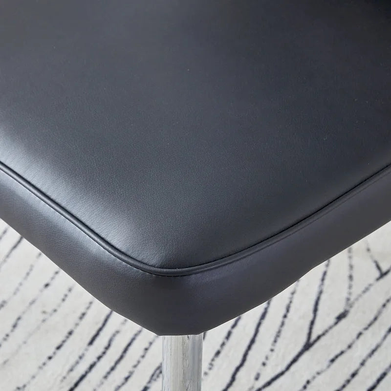 Juego de 4 sillas de comedor, de cuero sintético con estructura metálica